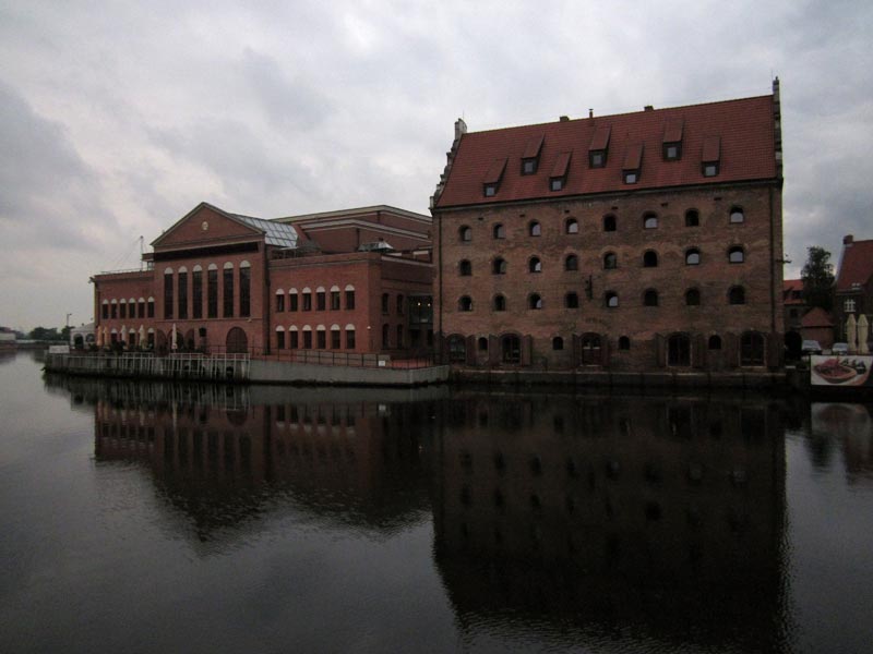 Budynki przy porcie pasażrskim w Gdańsku 